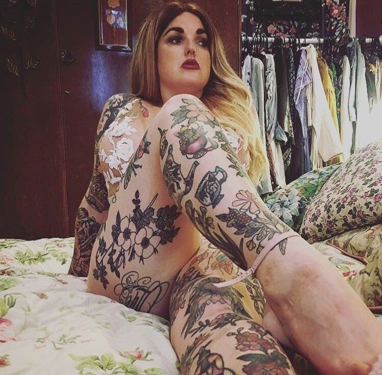 tattooed girls Delhi escorts