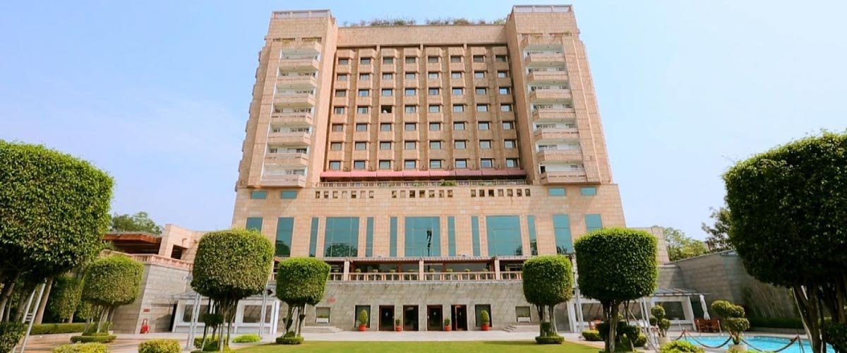 escort in hotel Jaypee Vasant Continental