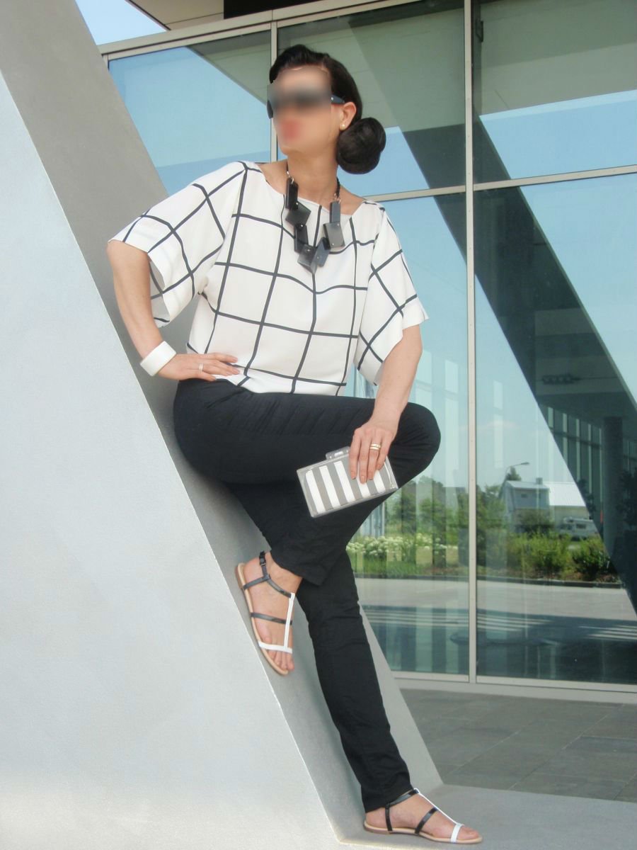 vip escorts in saket