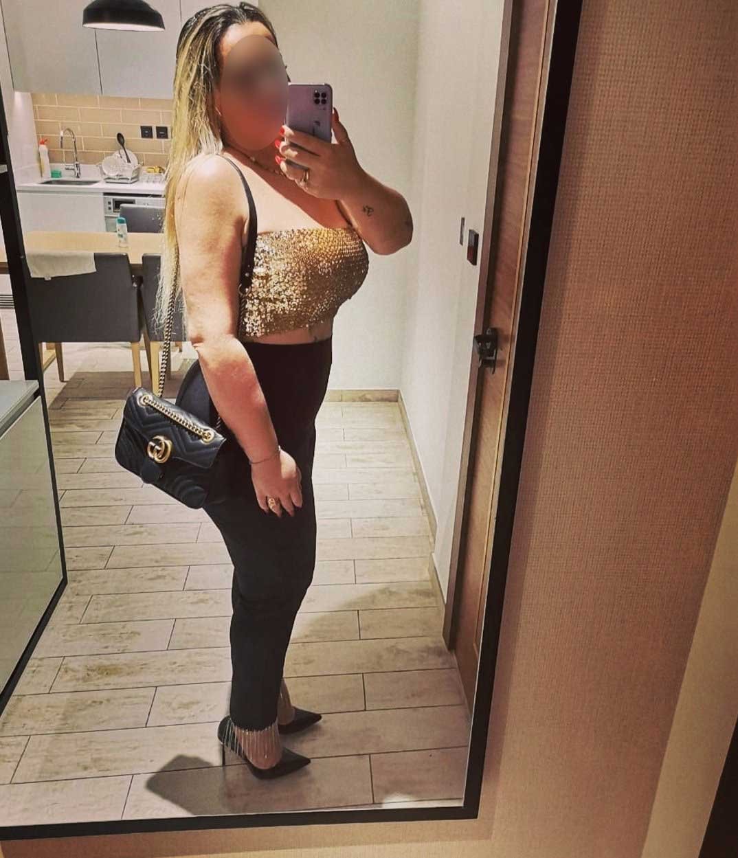 Ishani Curvy Escort